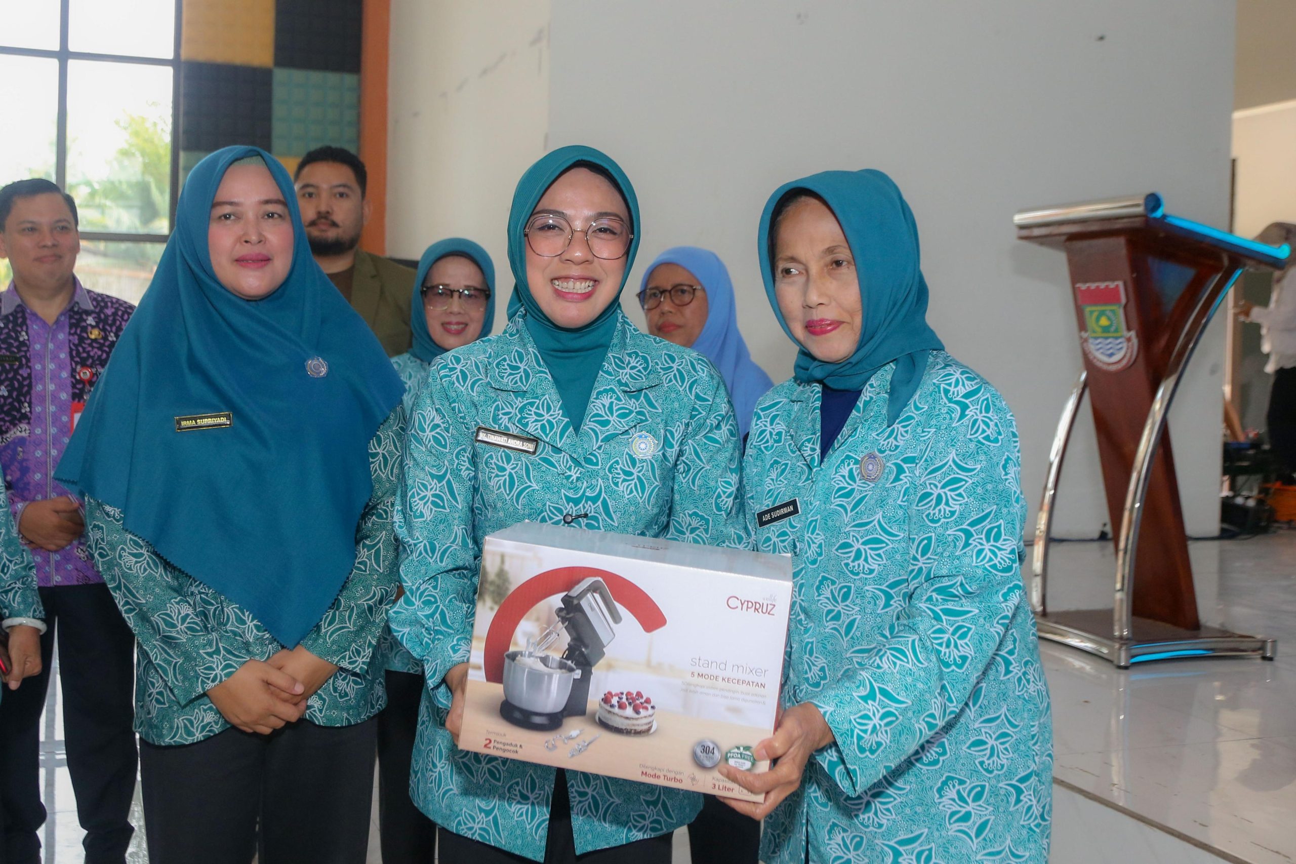 Ketua TP PKK Provinsi Banten Tinawati Andra Soni: Keluarga Adalah Sekolah Pertama